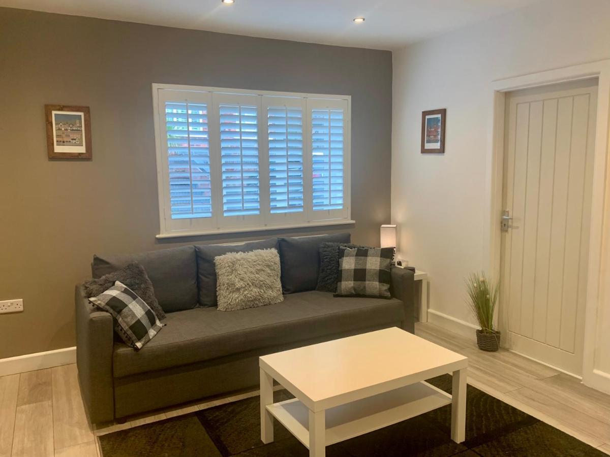 Villa Fantastic Location, Annexe With Hot Tub à Warmingham Extérieur photo